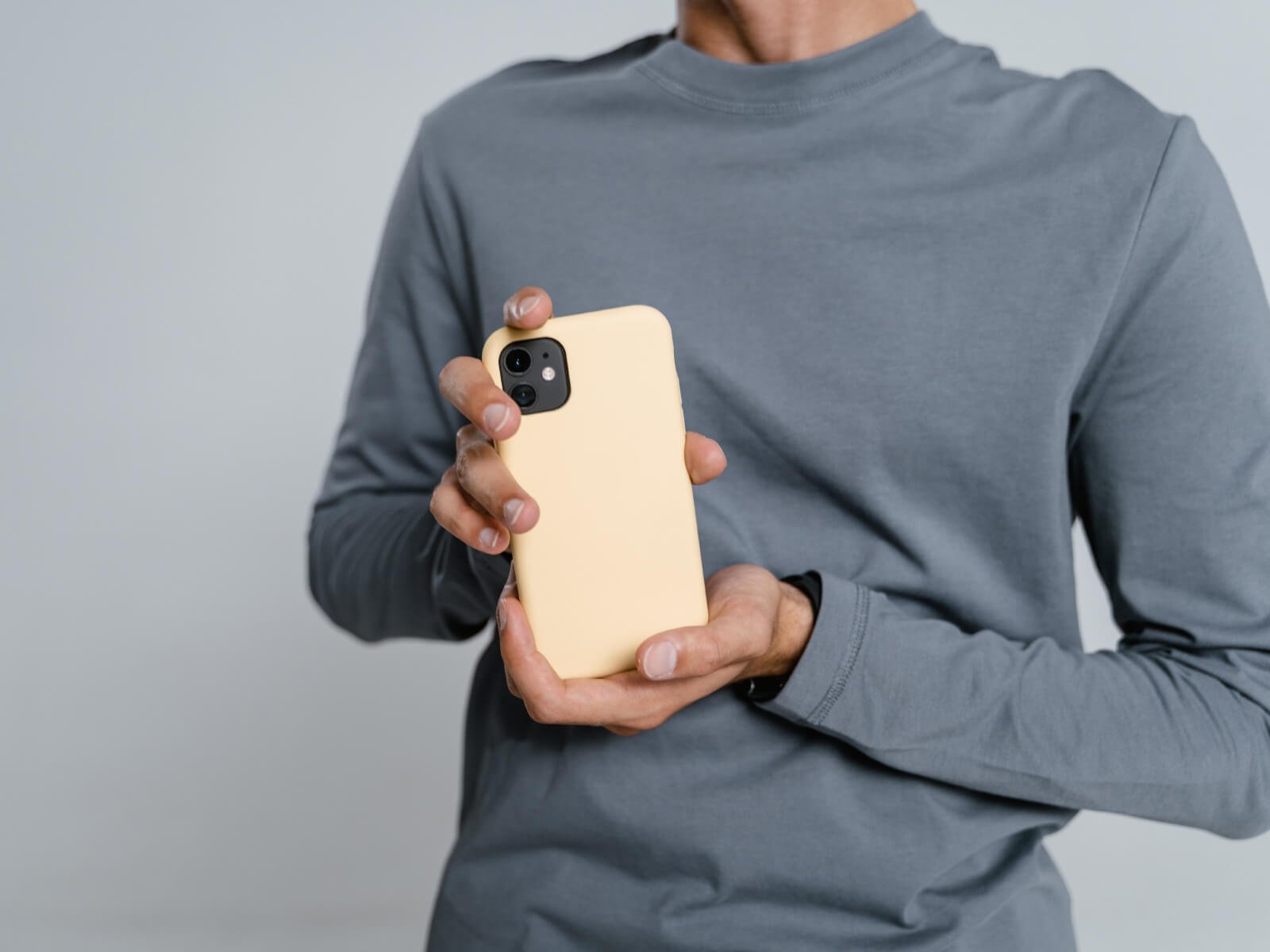 The Seven iPhone cases collection appears in ELLE  Image of s811