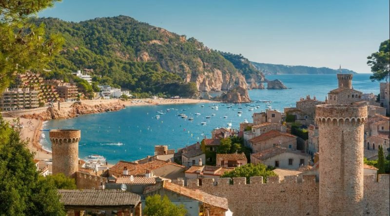 Cultural travel: Learning about different cultures and customs while traveling  Image of efr 800x445
